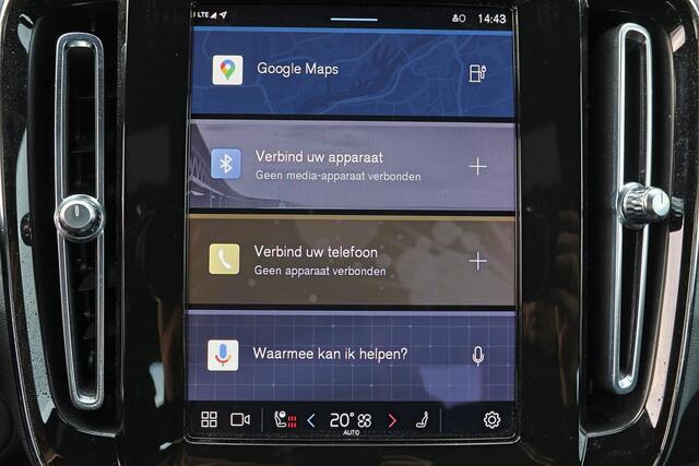 Volvo XC40 Recharge Plus 70 kWh - IntelliSafe Assist & Surround - Parkeercamera achter - Verwarmde voorstoelen & stuur - Parkeersensoren voor & achter - Draadloze tel. lader - Warmtepomp - Elektr. inklapbare trekhaak - 19' LMV