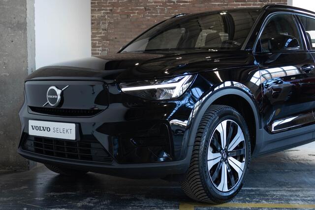 Volvo XC40 Recharge Core 70 kWh | Stoelverwarming | Stuurwielverwarming | 4-seizoenen banden | Warmtepomp | 1ste Eigenaar | Google Infotainment | Parkeercamera | Parkeersensoren voor + achter | draadloze telefoonlader