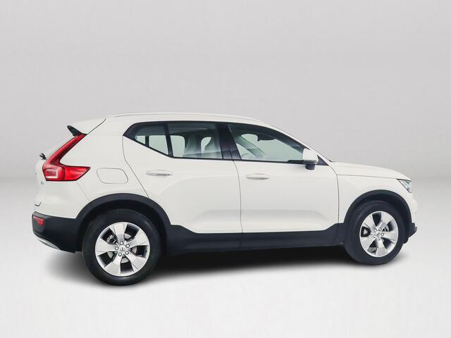 Volvo XC40 T2 Momentum Business | Panoramadak | Parkeercamera | Cruise control | Navigatie | Trekhaak