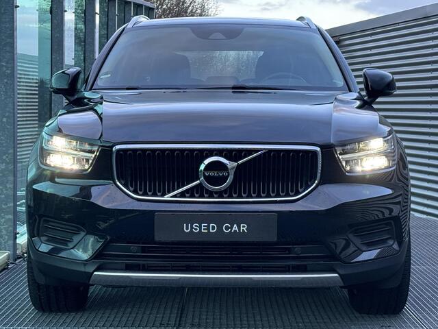 Volvo XC40 2.0 T4 Momentum Pro / Trekhaak / Voorstoelen verwarmd / Camera achter / Harman Kardon / Carplay / Android Auto / Elek. achetrklep /