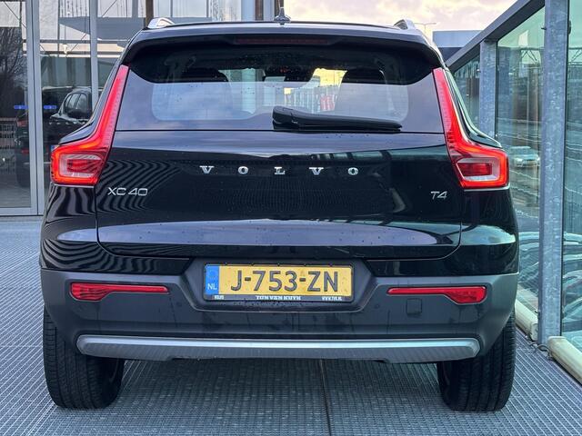 Volvo XC40 2.0 T4 Momentum Pro / Trekhaak / Voorstoelen verwarmd / Camera achter / Harman Kardon / Carplay / Android Auto / Elek. achetrklep /