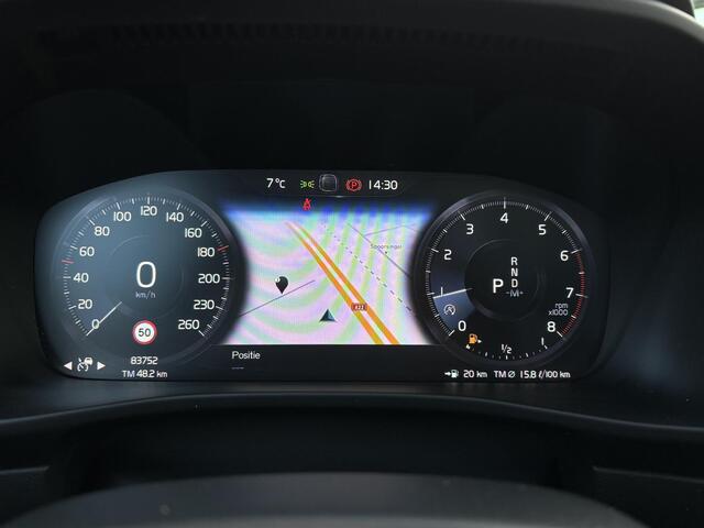 Volvo XC40 1.5 T2 Business Pro / Trekhaak / Pano. dak / ACC / Keyless / Carplay / Android Auto / Stoel+stuur verwarming / Camera achter /