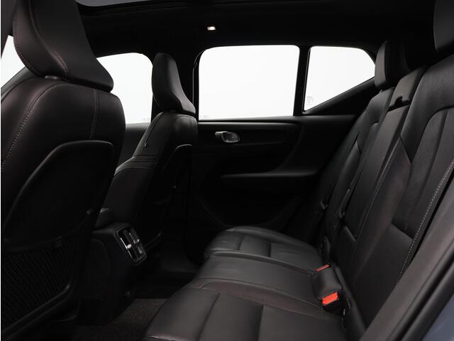 Volvo XC40 Recharge P8 AWD R-Design / Pan/ dak / 360 camera / Harman Kardon / Stoel+stuurwielverwarming
