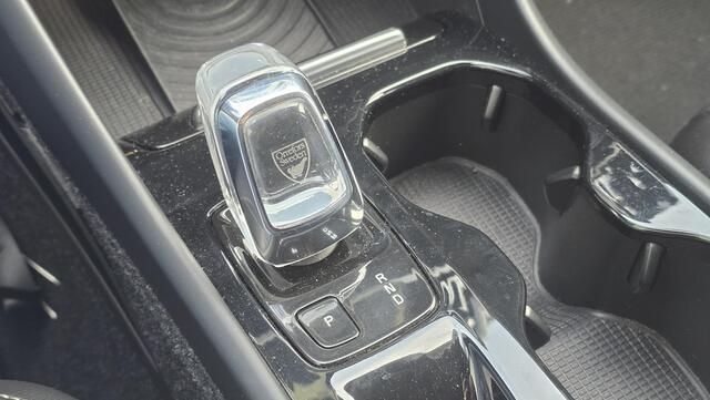 Volvo XC40 2.0 T4 Inscription | NAP | ACC | Camera | 360° sensoren | Leder | Carplay | Stoelverwarming | Trekhaak! | Dealeronderhouden