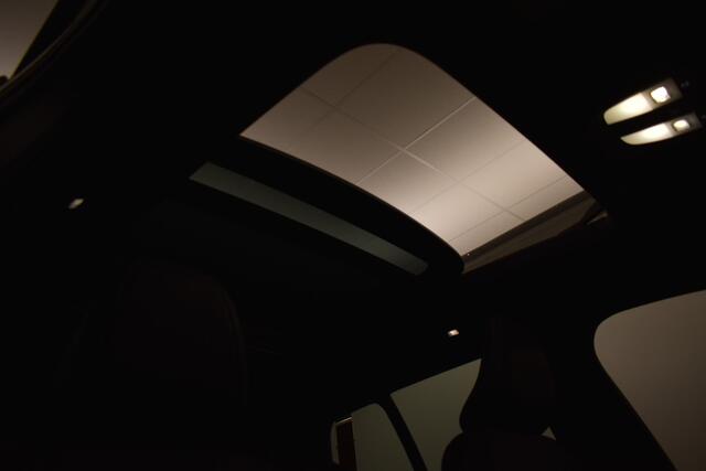 Volvo XC40 Recharge P8 AWD R-Design 408PK Warmtepomp SOH 95% Vol Leder 360ºCamera Virtual