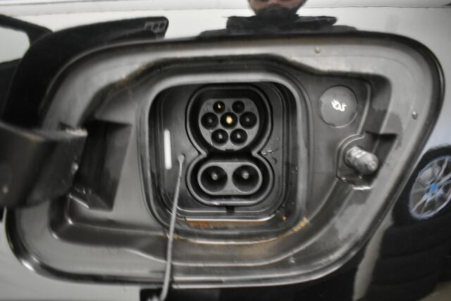 Volvo XC40 Recharge P8 AWD R-Design 408PK Warmtepomp SOH 95% Vol Leder 360ºCamera Virtual