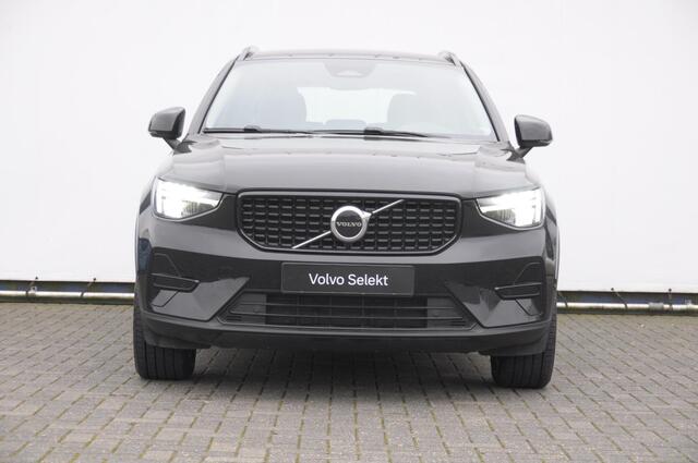 Volvo XC40 B3 177PK Automaat Plus Dark / Elektrische stoelen met geheugen / Keyless entry / Elektrische achterklep / Harman Kardon audio / Parkeersensoren met camera / stoel - en stuurwielverwarming /