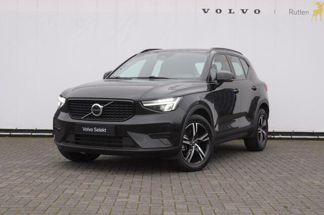 Volvo XC40 B3 177PK Automaat Plus Dark / Elektrische stoelen met geheugen / Keyless entry / Elektrische achterklep / Harman Kardon audio / Parkeersensoren met camera / stoel - en stuurwielverwarming /