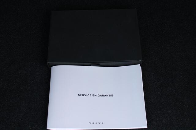 Volvo XC40 Recharge P8 AWD R-Design | 360 Camera | H&K Audio | Memory seats | Schuif/kantel dak |