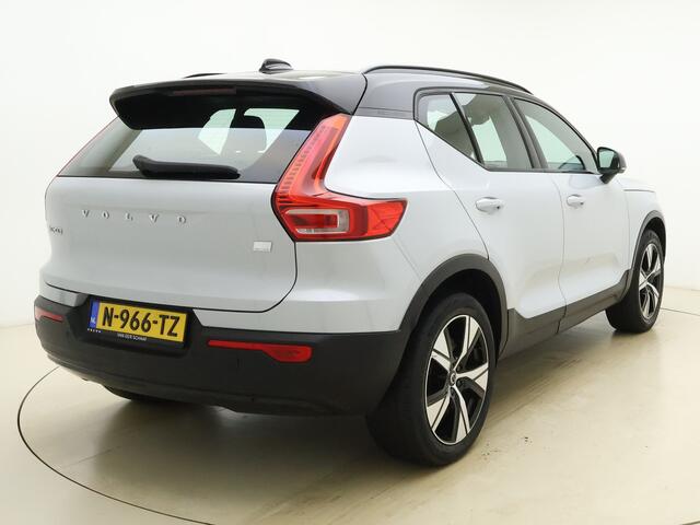 Volvo XC40 Recharge P8 408PK AWD R-Design / Keyless entry / Elek achterklep / Semi elektrische trekhaak / PDC achter / Nubuck bekleding / Google navigatie.