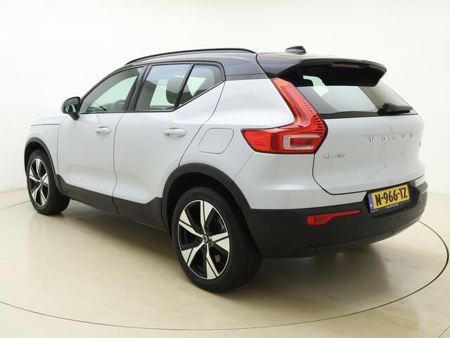 Volvo XC40 Recharge P8 408PK AWD R-Design / Keyless entry / Elek achterklep / Semi elektrische trekhaak / PDC achter / Nubuck bekleding / Google navigatie.