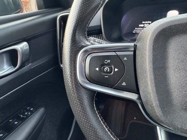 Volvo XC40 Recharge P8 AWD R-design SOH 92,4%/Trekhaak/Acarplay/Camera/Fabrieksgarantie