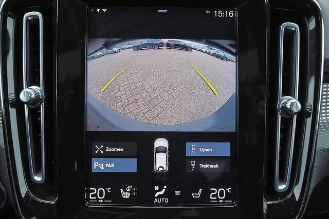 Volvo XC40 T5 Recharge Plus Dark - IntelliSafe Assist - Harman/Kardon audio - Adaptieve LED koplampen - Parkeercamera achter - Parkeersensoren voor & achter - Draadloze tel. lader - Extra getint glas - Elektr. inklapbare trekhaak - 19' LMV