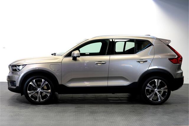 Volvo XC40 1.5 T5 Recharge 193kW/262pk DCT7 Inscription EL.TREKHAAK + BLIS + CAMERA + LEER + NAVI SENSUS + SPORTSTOELEN + CRUISE CONTROL + LANE ASSIST + LENDESTEUN + DAB AUDIO + KEYLESS ENTRY&GO + LED KOPLAMPEN + MISTLAMPEN + PARKSENSOREN + 19" LM-VELGEN!!