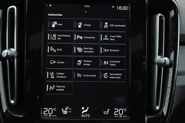Volvo XC40 T4 Recharge Ultimate Dark - Panorama/schuifdak - IntelliSafe Assist & Surround - Harman/Kardon audio - Parkeercamera achter - Verwarmde voorstoelen & stuur - Parkeersensoren voor & achter - Elektr. bedienb. voorstoelen met geheugen links - Draadloze tel. 