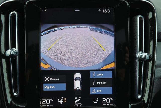 Volvo XC40 T4 Recharge Ultimate Dark - Panorama/schuifdak - IntelliSafe Assist & Surround - Harman/Kardon audio - Parkeercamera achter - Verwarmde voorstoelen & stuur - Parkeersensoren voor & achter - Elektr. bedienb. voorstoelen met geheugen links - Draadloze tel. 