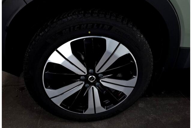 Volvo XC40 1.5 T5 Plug-in Hybrid 193kW/262pk DCT7 Ultimate Dark FACELIFT! PANORAMADAK + HARMAN/KARDON + ADAPT.CRUISE + PILOT ASSIST + NAVI SENSUS + BLIS + LANE ASSIST + EL.STOELEN + STOEL-&STUURVERWARMING + 360 CAMERA + KEYLESS + PARKSENSOREN V&A + 19" LM-VELGEN!!