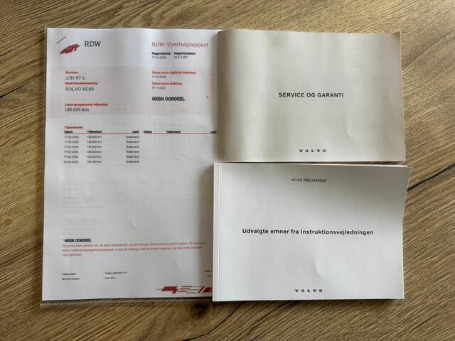 Volvo XC40 1.5 T5 Recharge Inscription Expression | Apple Carplay/Android Auto|telefoonintegratie premium | Trekhaak uitklapbaar | Voorstoelen verwarmd