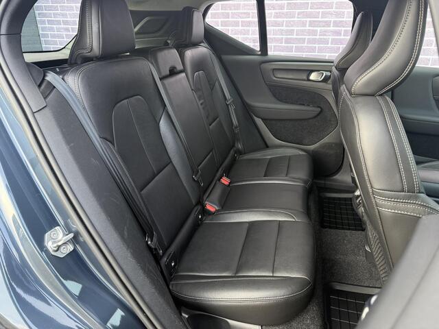 Volvo XC40 2.0 B4 Business Pro LED | verwarmde voorstoelen | Stuurwiel verwarming | lederen bekleding | 360 graden camera | elektrische achter klep | Adaptieve cruise control | Volvo On Call | All Season banden |