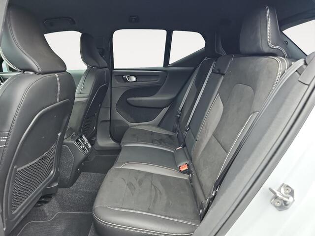 Volvo XC40 1.5 T2 R-Design | Parkeercamera | Trekhaak | Getint glas |