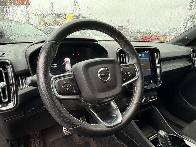 Volvo XC40 BWJ 2020 Recharge P8 408 PK AWD R-Design TREKHAAK | FULL LED | ADAPTIVE CRUISE | STOEL+STUURVERW. | CAMERA | HALF LEDER | ELEKTR. ACHTERKLEP | DAB | CARPLAY + ANDROID | LMV | PDC