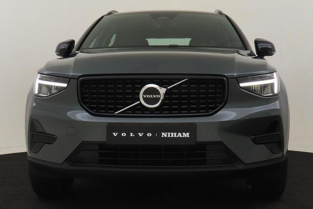 Volvo XC40 B4 (M-HYBRID) PLUS DARK -CAMERA|ADAP.CRUISE|VERW.VOORRUIT|TREKHAAK|HARMAN/KARDON|19"