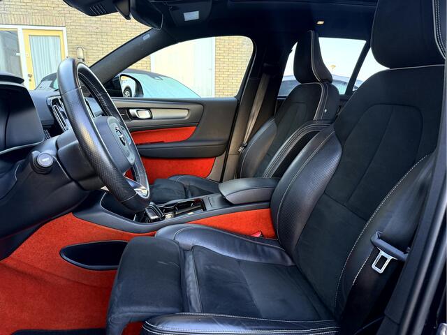 Volvo XC40 Recharge P8 AWD R-Design SOH 92.3%, Panoramadak, Camera, 20''Lmv