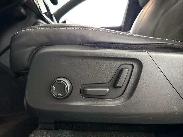 Volvo XC40 Recharge Twin Pro | Panoramadak | 360° camera | Harman Kardon | Stoel- en Stuurverwarming