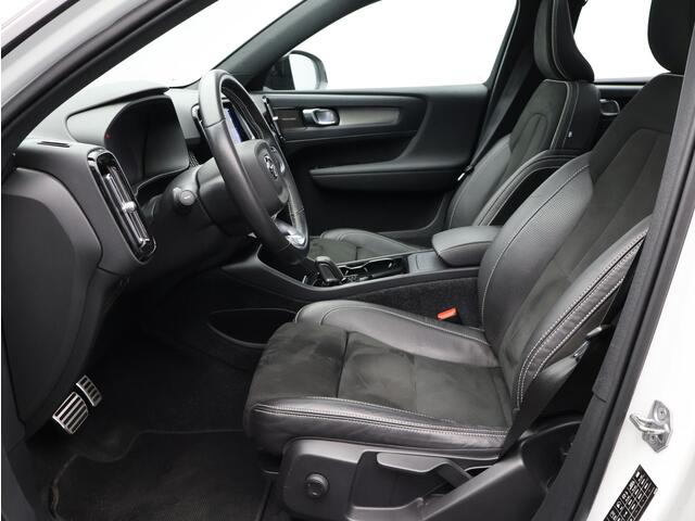 Volvo XC40 Recharge P8 AWD R-Design / Panoramadak / 360 Camera / Harman Kardon / 20" Wielen / Nubuck Bekleding / Stoel+Stuurverwarming / Adaptive Cruise / BLIS /