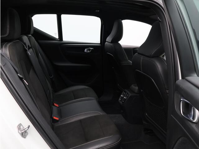 Volvo XC40 Recharge P8 AWD R-Design / Panoramadak / 360 Camera / Harman Kardon / 20" Wielen / Nubuck Bekleding / Stoel+Stuurverwarming / Adaptive Cruise / BLIS /