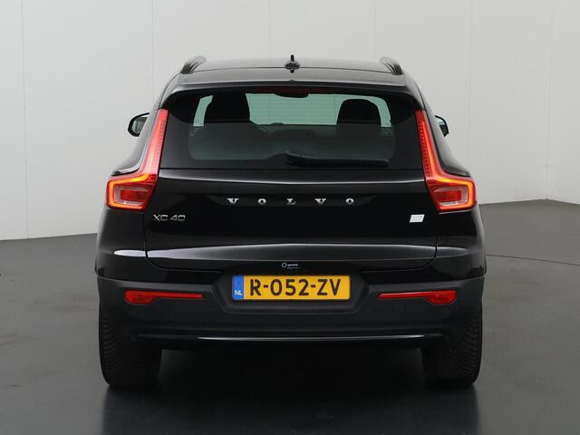 Volvo XC40 Recharge Core | Trekhaak | Navigatie | Parkeercamera | Stoelverwarming | Cruise Control Adaptief |