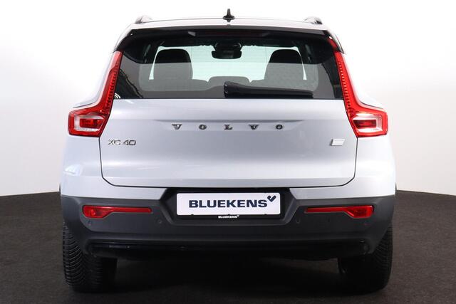 Volvo XC40 Recharge Pro - Panorama/schuifdak - IntelliSafe Assist & Surround - 360º Camera - Harman/Kardon audio - Adaptieve LED koplampen - Verwarmde voorstoelen & stuur - Parkeersensoren voor & achter - Elektr. bedienb. voorstoelen met geheugen links - Draadloze t