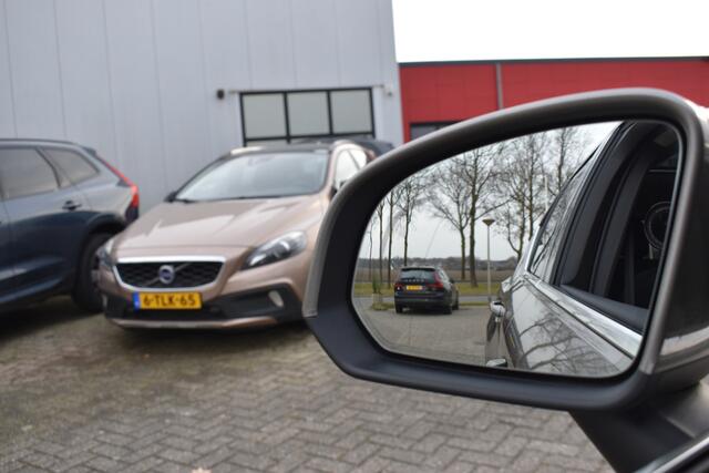 Volvo XC40 T5 262PK Automaat Recharge Bus. Pro | Carplay | ACC | 360 Camera | Panodak | Blis | Harman/Kardon | Keyless