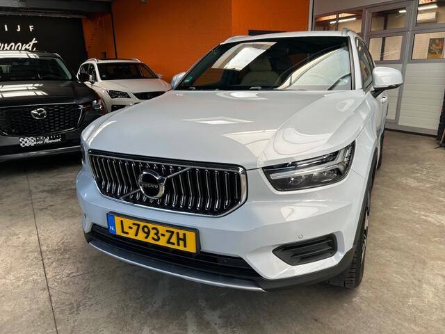 Volvo XC40 1.5 T3 INSCRIPTION / Leder / Trekhaak / Camera / 19inch