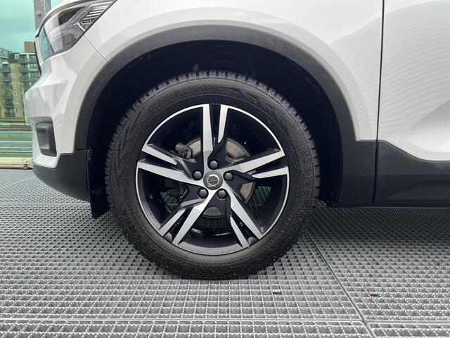 Volvo XC40 1.5 T2 R-Design Automaat, Panoramadak, Trekhaak semi elektrisch inklapbaar, Elektrisch verstelbare stoelen, Stoel- en stuurverwarming, Harman Kardon audio, 360 graden parkeercamera