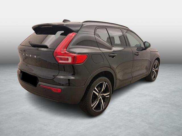 Volvo XC40 1.5 T3 R-Design | Trekhaak | Stoel- en stuurverwarming | Achteruitrijcamera | Parkeersensoren voor + achter | 19 inch velgen | Voorruitverwarming | Getint glas | Keyless | Navigatie | Apple Carplay / Android Auto | Nubuck bekleding |