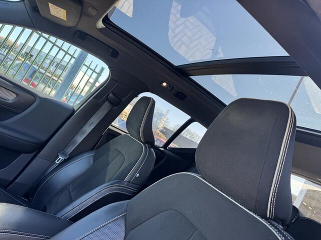 Volvo XC40 2.0 T5 AWD R-Design Intro Edition | Full-Option | Dealer onderhouden | % Bovag Occasionb Partner %