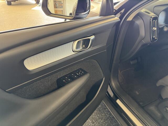 Volvo XC40 1.5 T5 Recharge momentum