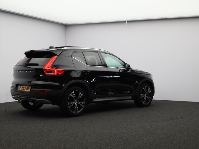 Volvo XC40 T4 Recharge Inscription / Trekhaak / Pan. dak / Styling kit / Privacy glass / Stoel+stuur+voorruitverwarming / Full led
