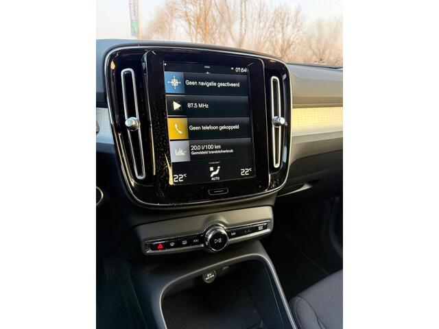 Volvo XC40 1.5 T4 Recharge Inscription Expression | Plug-in Hybrid (PHEV) | Lichtmetalen Velgen 18 inch | Parkeersensoren | Cruise Control | Climate Control | LED Koplampen
