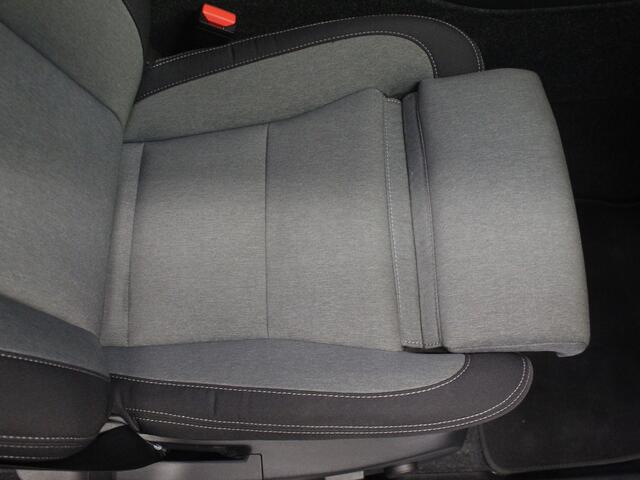 Volvo XC40 2.0 B3 Plus Bright | Rijklaarprijs | Trekhaak | All-Season banden |