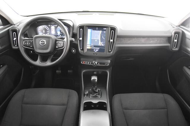 Volvo XC40 1.5 T2 Momentum Core *1ste Eigenaar*Navigatie*Parkassist*Trekhaak*