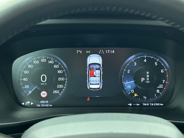 Volvo XC40 T3 Momentum Pro | Trekhaak | Pilot Assist | Camera | BLIS |