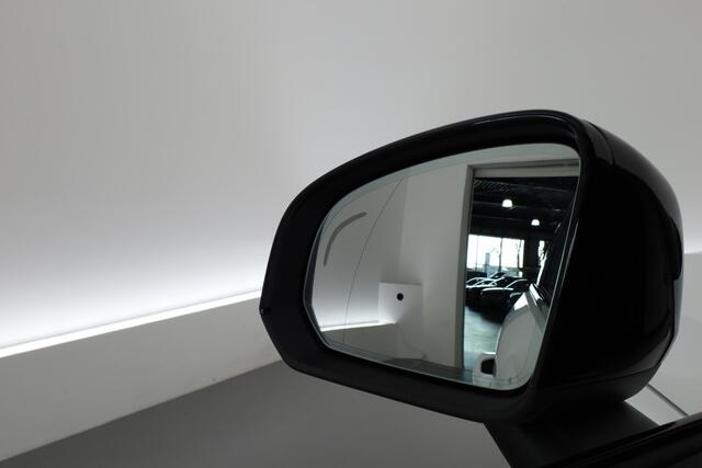 Volvo XC40 2.0 B3 Ultra Black Edition | Pano | Harman Kardon | 360cam | Memory | Stoel-Stuurverw. | Adapt. Cruise | Keyless