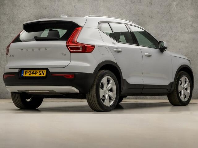 Volvo XC40 1.5 T2 Momentum Sport Automaat (APPLE CARPLAY, GROOT NAVI, STUUR/STOELVERWARMING, CAMERA, SPORTSTOELEN, KEYLESS, ELEK ACHTERKLEP, NIEUWSTAAT)
