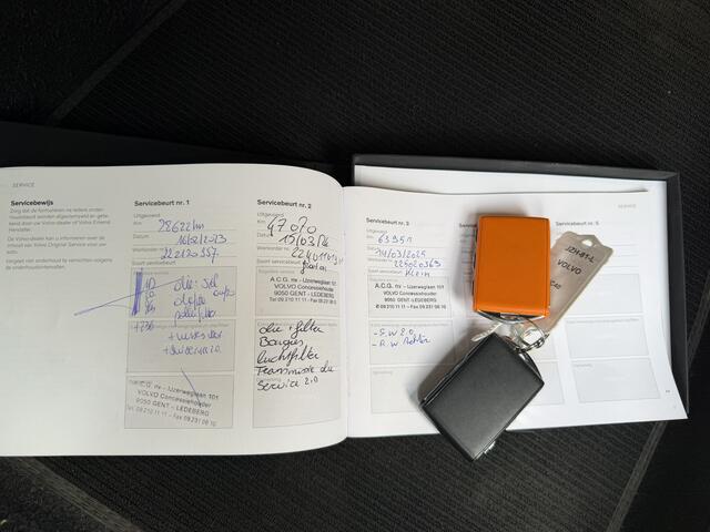 Volvo XC40 1.5 T4 Recharge R-Design Panorama dak Onderhoudsboekjes