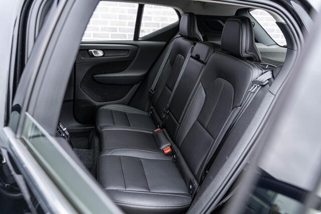 Volvo XC40 1.5 T4 Recharge Inscription | Schuif-/ Kanteldak | Elektrische stoelverstelling | Stoel- / Stuurverwarming | Adaptive Cruise | Camera | Keyless Entry | Volvo On Call |