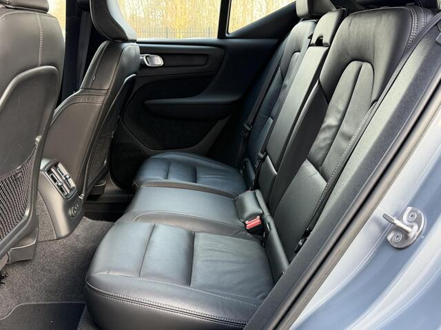 Volvo XC40 1.5 T4 Plug-in hybrid Plus Bright | Power Seats | Adaptieve Cruise Control | Stoel en Stuurverwarming | Keyless Entry | Full LED |