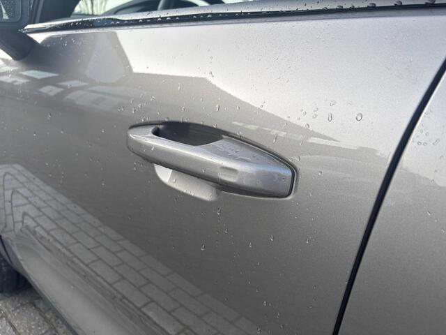 Volvo XC40 R-Design | Stoelverwarming | Keyless Entry | Parkeercamera |