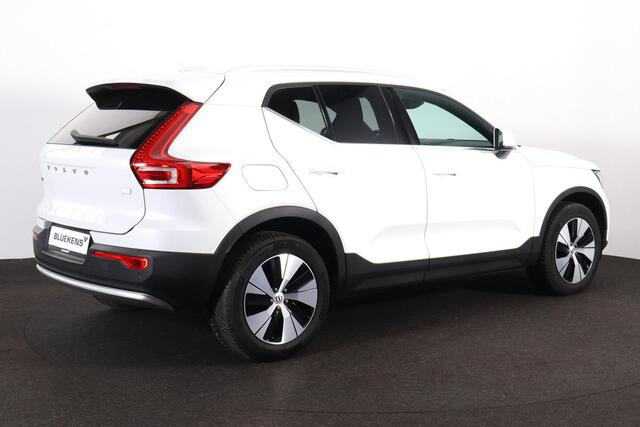 Volvo XC40 T4 Recharge Plus Bright - IntelliSafe Assist & Surround - 360º Camera - Harman/Kardon audio - Verwarmde voorstoelen & stuur - Parkeersensoren voor & achter - Elektr. bedienb. voorstoelen met geheugen links - Draadloze tel. lader - Extra getint glas - 18' 